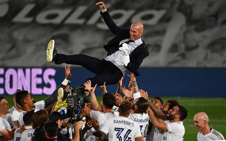 Zidane conquistou a LaLiga pela segunda vez na sua recente e vitoriosa carreira como treinador (Foto: GABRIEL BOUYS / AFP)