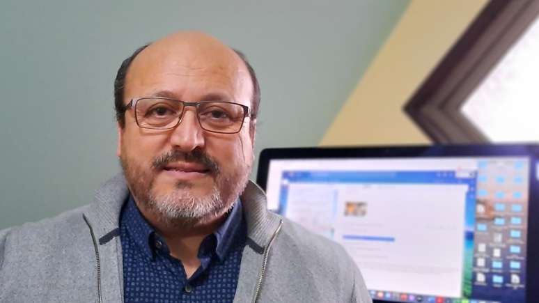 Roberto Vidal, diretor do programa de microbiologia da Faculdade de Medicina da Universidade do Chile, estudou a efic&aacute;cia do novo material de cobre em hospitais.