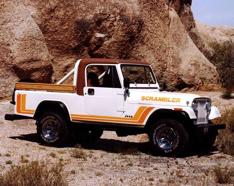 1982: Jeep CJ-8 Scrambler.