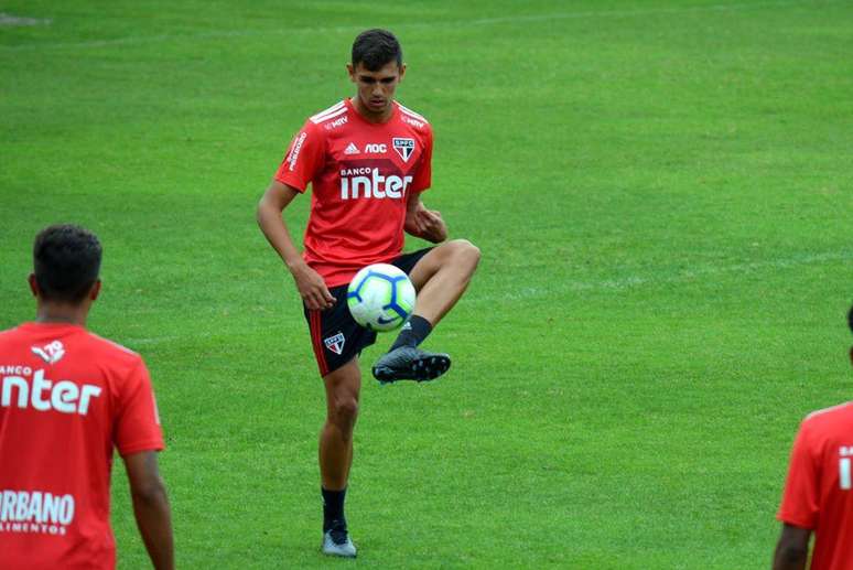 Fasson fez um jogo pelo profissional do São Paulo (Foto: Divulgação/São Paulo)