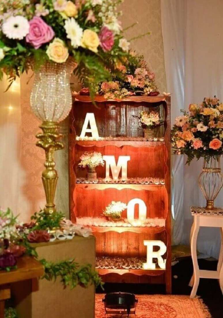 48. Ideia de decora&ccedil;&atilde;o rom&acirc;ntica para bodas de cristal &ndash; Foto: Pinterest