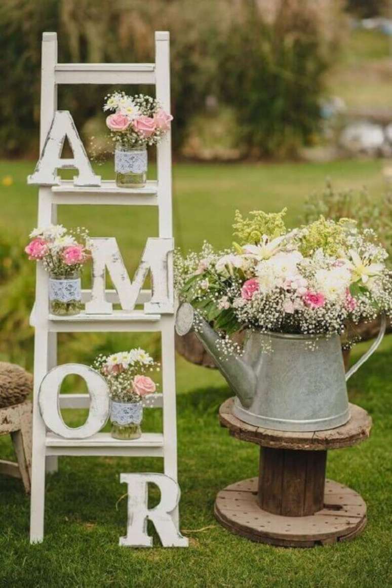 51. Ideia para bodas de cristal ao ar livre com decora&ccedil;&atilde;o simples &ndash; Foto: 100 Layer Cake