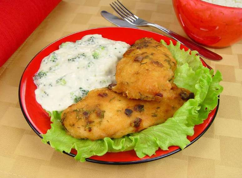 Guia da Cozinha - 9 Jeitos diferentes de fazer peito de frango para ter um prato incr&iacute;vel