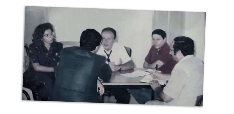 Ju&iacute;za Alessandra Camassa, &agrave; esquerda, durante uma reuni&atilde;o com Paolo Borsellino e alguns policiais