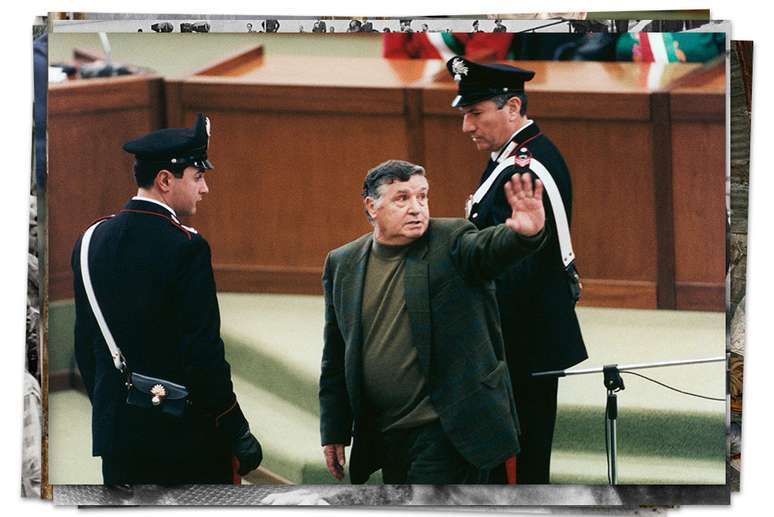 Salvatore Riina &eacute; considerado um dos chef&otilde;es da m&aacute;fia siciliana. Ele foi preso em janeiro de 1993