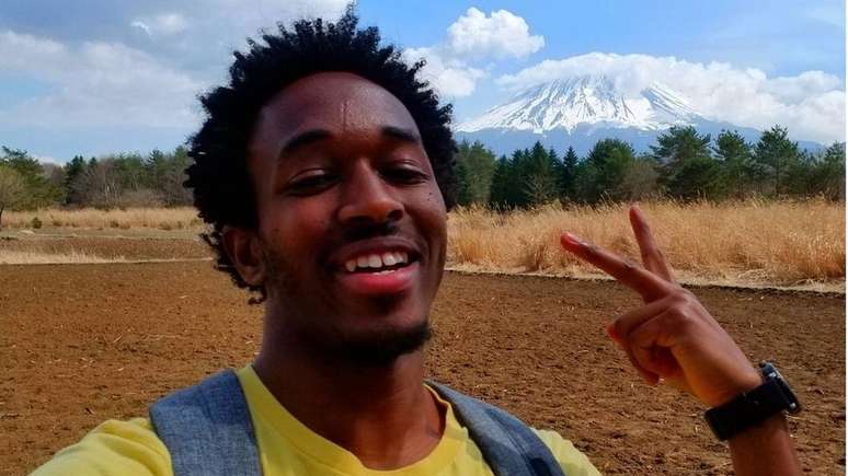 Sem falar o idioma, Stephen passou um ano em T&oacute;quio, onde adquiriu experi&ecirc;ncia com os japoneses e depois se mudou para o extremo sul do pa&iacute;s, para trabalhar no Instituto de Ci&ecirc;ncias e Tecnologia de Okinawa