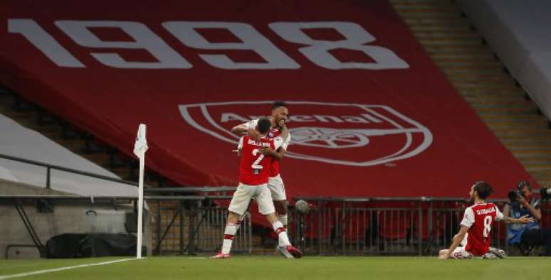 Aubameyang marcou os dois gols da vitória (Foto: MATTHEW CHILDS / POOL / AFP)