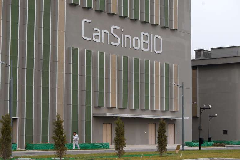 Logo da CanSino Biologics em prédio em Tianjin, na China
20/11/2018
REUTERS/Stringer