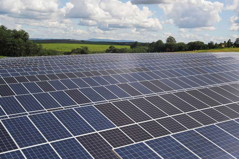 Instalações de energia solar em Porto Feliz (SP) 
13/02/2020
REUTERS/Amanda Perobelli