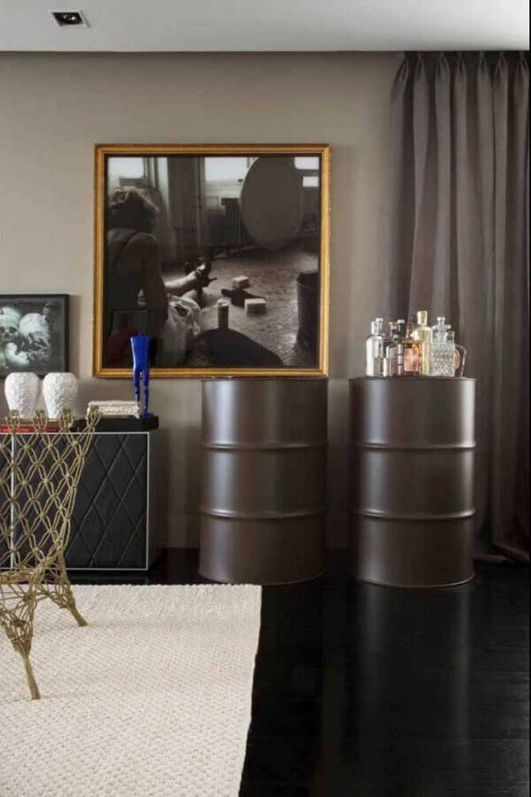 56. Tambores decorativos marrons para casa moderna e sofisticada – Foto: Homedit