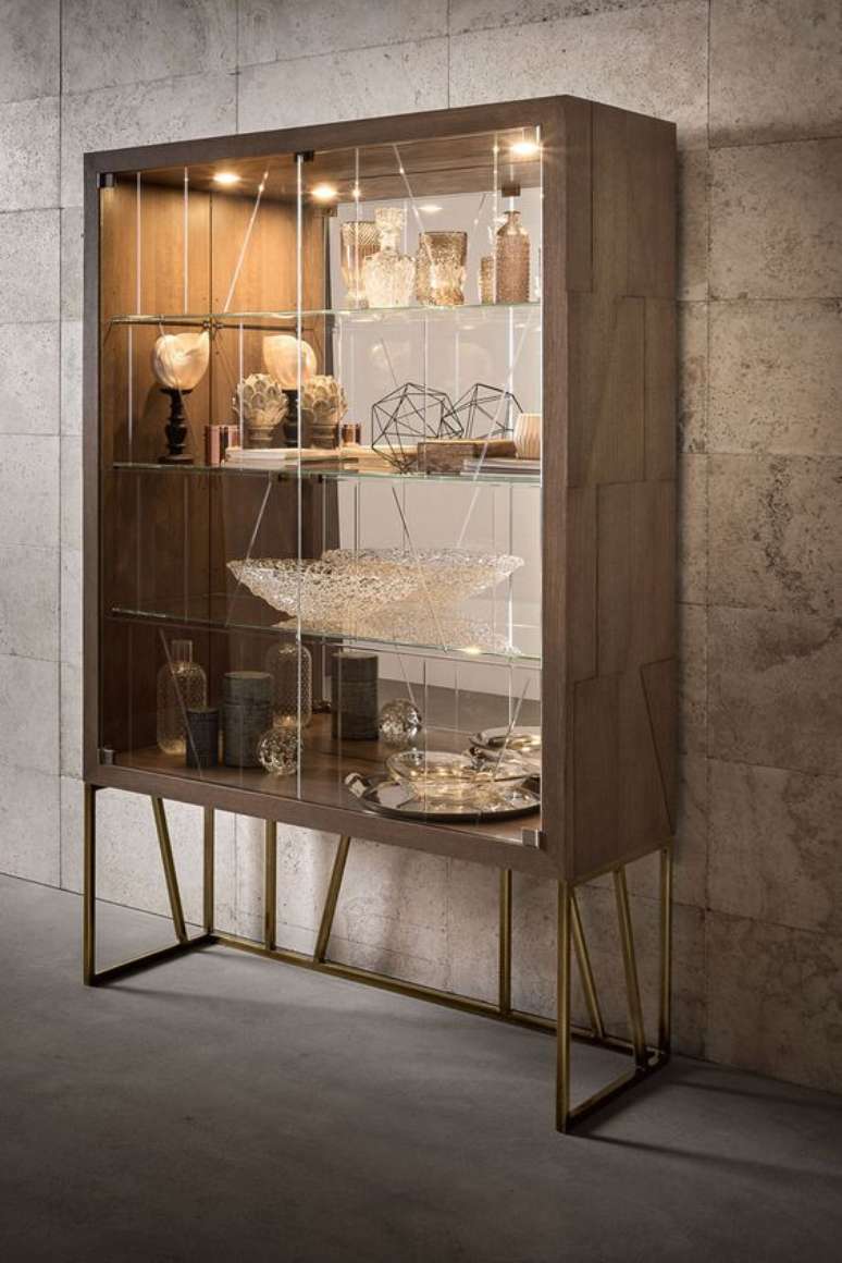 49. Cristaleira de vidro moderna &ndash; Via: Juliette Interiores