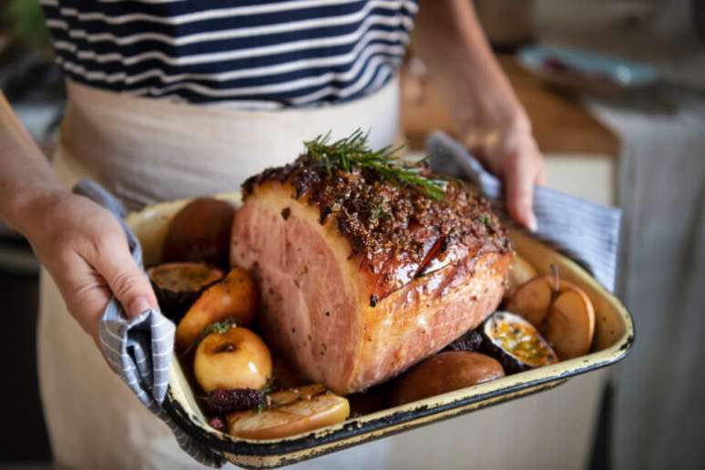 Guia da Cozinha - Aprenda como fazer carne no forno e deixe-a suculenta e macia