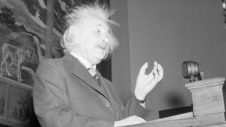 Einstein ficou conhecido por suas realiza&ccedil;&otilde;es cient&iacute;ficas... e por seu cabelo bagun&ccedil;ado