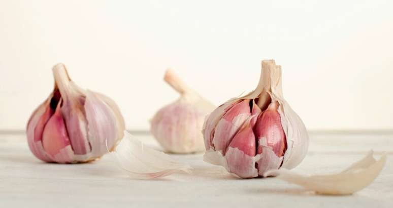 Guia da Cozinha - 6 truques para aproveitar ainda mais o alho na cozinha