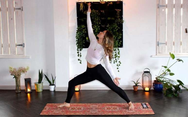 Faça yoga sem sair de casa - Crédito: Zen bear yoga/Unsplash
