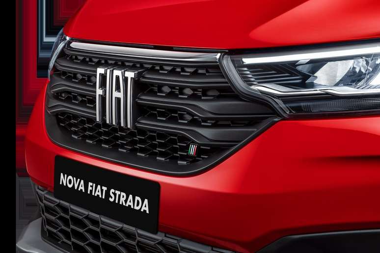 Novo logo Fiat &eacute; "script", minimalista, e foi lan&ccedil;ado na segunda gera&ccedil;&atilde;o da picape Strada.