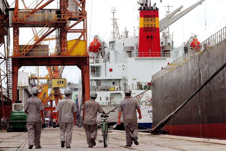 Vista do porto de Paranagu&aacute; (PR) 
23/03/2004
REUTERS/Rodolfo Buhrer