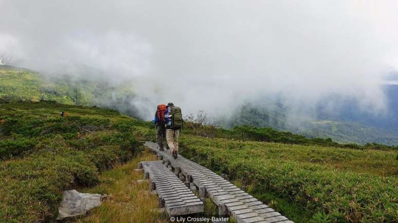 Para mergulhar nas &aacute;guas termais de Takamagahara, &eacute; preciso percorrer 40 km por rios e florestas