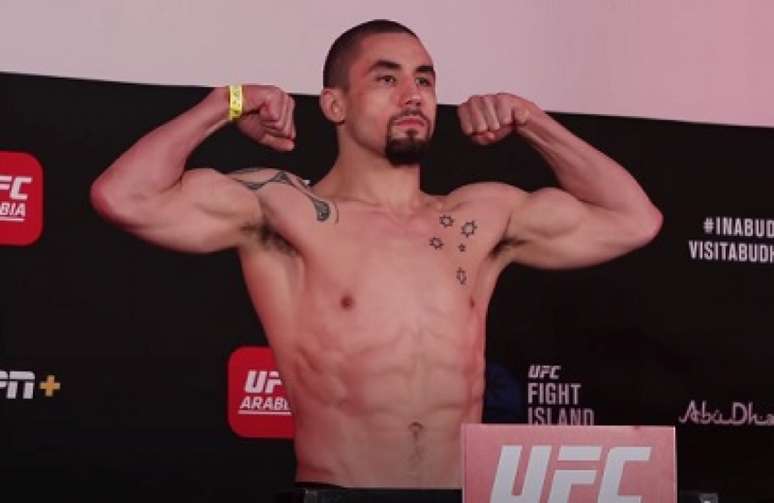 Ex-campeão, Whittaker é o favorito para a luta principal contra Till (Foto: Reprodução/YouTube/TheMacLife)