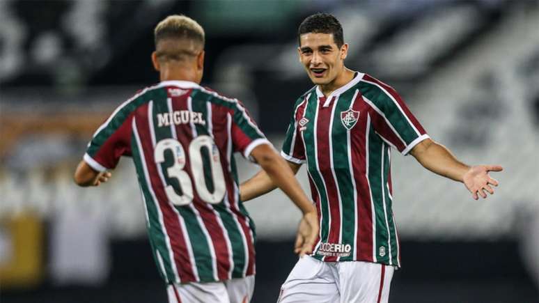Araújo marcou em sua primeira tentativa contra o Botafogo (Foto: LUCAS MERÇON / FLUMINENSE)