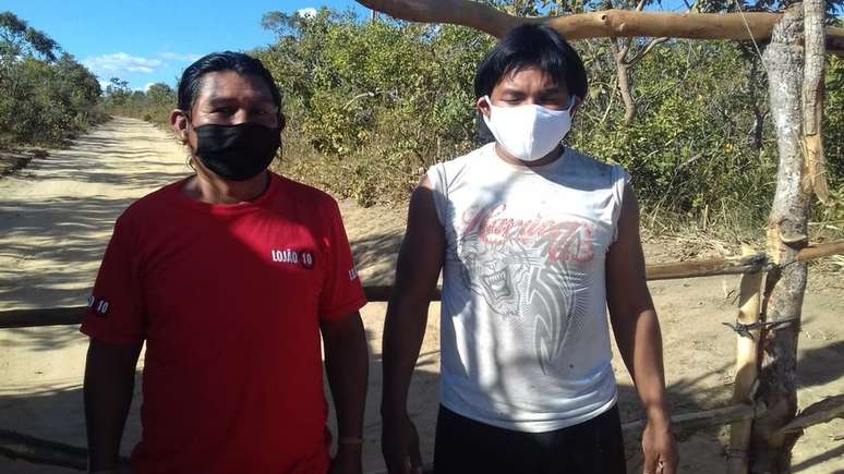 Indígenas xavantes fazem barreira sanitária em aldeia de General Carneiro (MT). Na cidade, eles são os mais afetados pelo novo coronavírus.