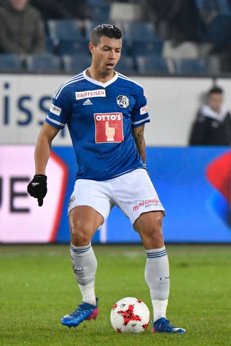Lucas Alves parece viver os últimos momentos como jogador do Luzern, da Suíça (Divulgação)