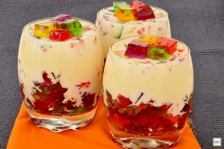 Guia da Cozinha - Receitas de gelatina colorida para fazer e se divertir com o resultado