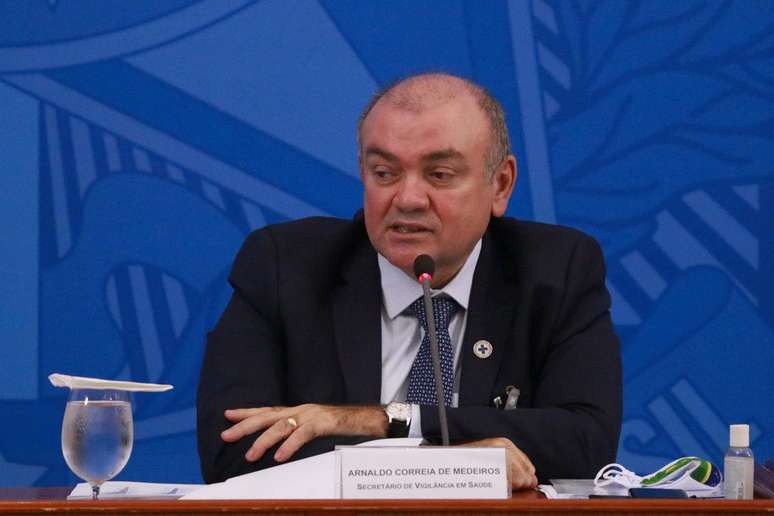 O secretário de vigilância em saúde Arnaldo Correia de Medeiros durante coletiva de imprensa sobre atualizações e medidas de enfrentamento ao coronavírus, no Palácio do Planalto, em Brasília (DF)