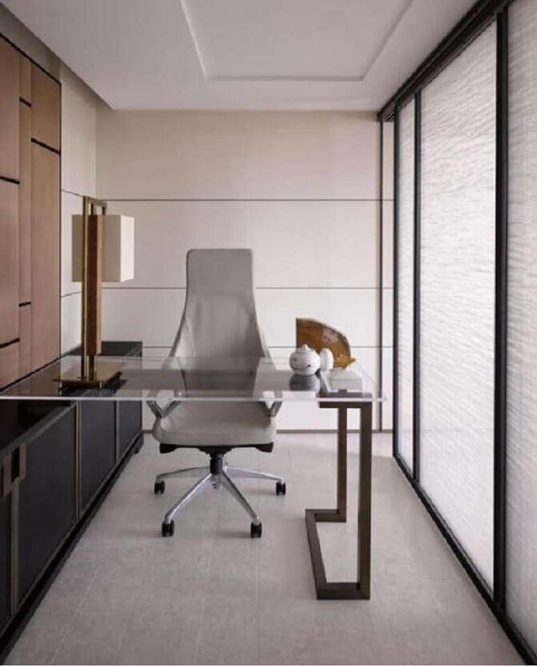 3. Invista em um modelo de cadeira de escritório confortável que se harmonize ao estilo de sua decoração – Foto: Hirsch Bedner Associates