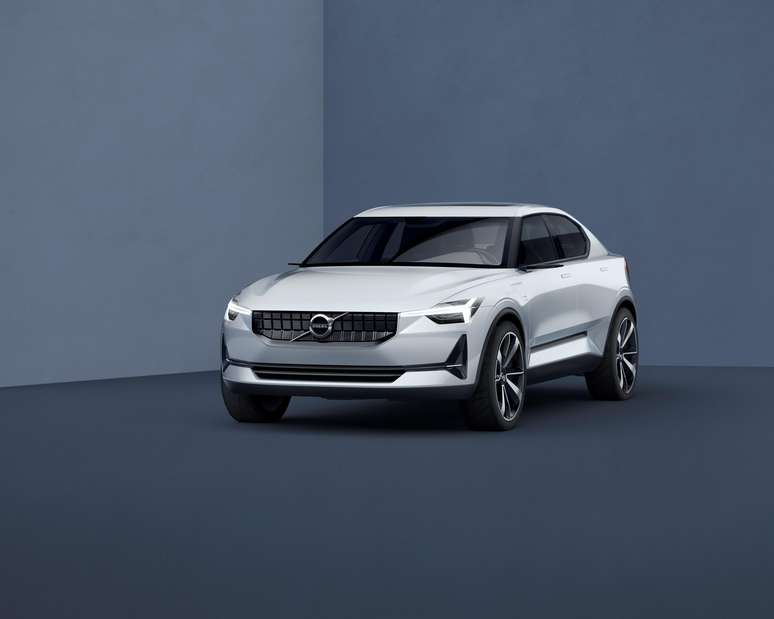 Volvo Concept 40.2, de 2016, mostra o teto do carro bem mais baixo.