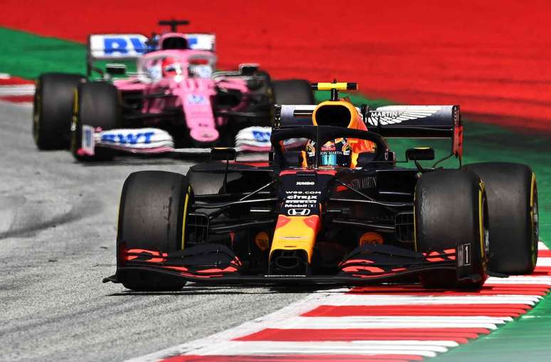 Alex Albon tem andado mais com as Racing Point do que com Max Verstappen 