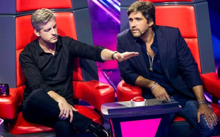 A dupla sertaneja Victor e Leo à época em que eram jurados do 'The Voice'.