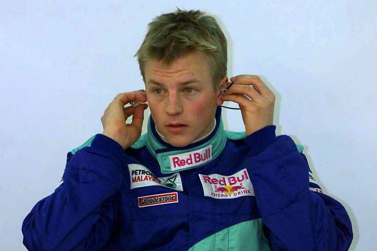 Em setembro de 2000, R&auml;ikk&ouml;nen testou um F1 pela primeira vez 