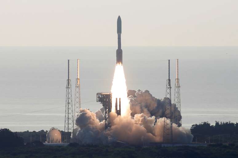 Sonda Perserverance, da Nasa, é lançada em direção a Marte do Cabo Canaveral, na Flórida
30/07/2020 REUTERS/Joe Skipper