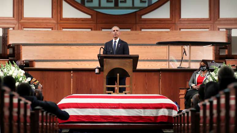 Ex-presidente dos EUA Donald Trump discursa no funeral de John Lewis, em Atlanta
30/07/2020
Alyssa Pointer/Pool via REUTERS