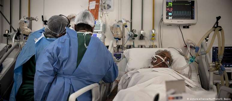 Hospital em São Paulo: em várias partes do país, médicos se sentem pressionados