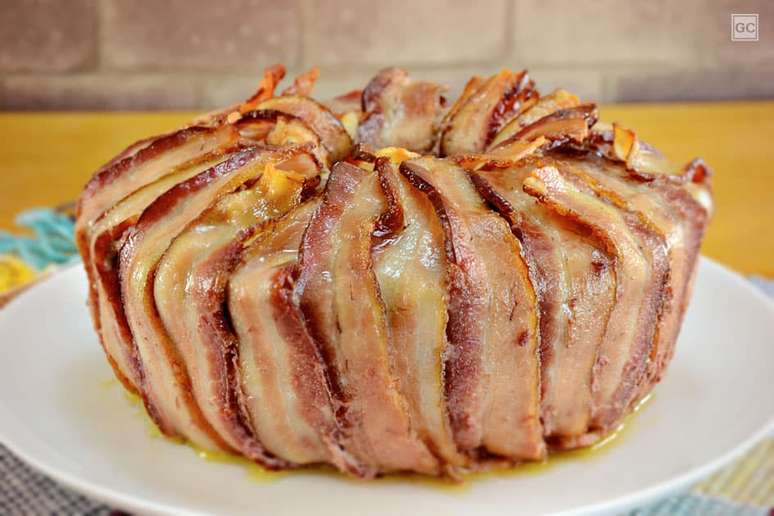 Guia da Cozinha - 9 Receitas de carne com bacon para ninguém colocar defeito