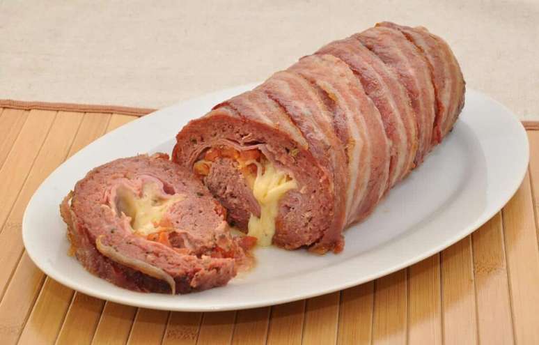Guia da Cozinha - 9 Receitas de carne com bacon para ninguém colocar defeito
