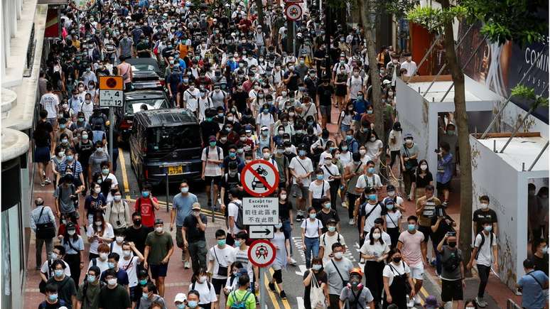 Milhares marcharam em Hong Kong no aniversário no aniversário da transferência da soberania sobre Hong Kong do Reino Unido à China.