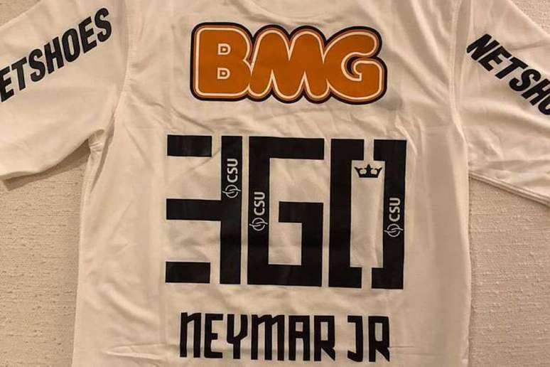 Camisa de Neymar no Santos está em leilão