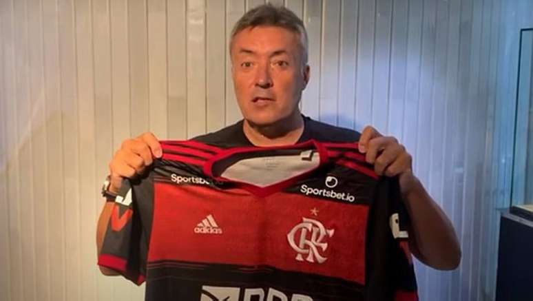 Domènec Torrent já distribuiu a camisa de titular do Flamengo para 26 jogadores
