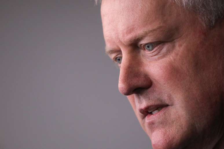 O chefe de gabinete da Casa Branca, Mark Meadows, fala a repórteres durante coletiva de imprensa na Casa Branca, em Washington, EUA, em 31 de julho de 2020. REUTERS/Carlos Barria