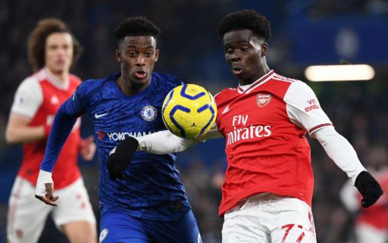 Arsenal e Chelsea batalham por título no Wembley (Foto: DANIEL LEAL-OLIVAS / AFP)