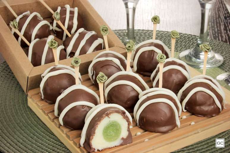 Guia da Cozinha - Doces no palito: 9 inspira&ccedil;&otilde;es diferentes para fazer