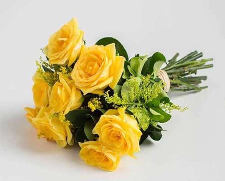 75. Buquê de rosas amarelas – Via: Pinterest