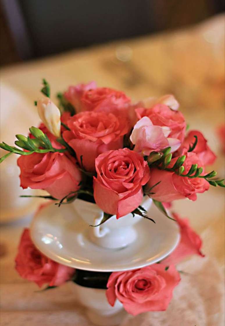 15. Decore sua casa com lindas rosas – Via: Style me pretty