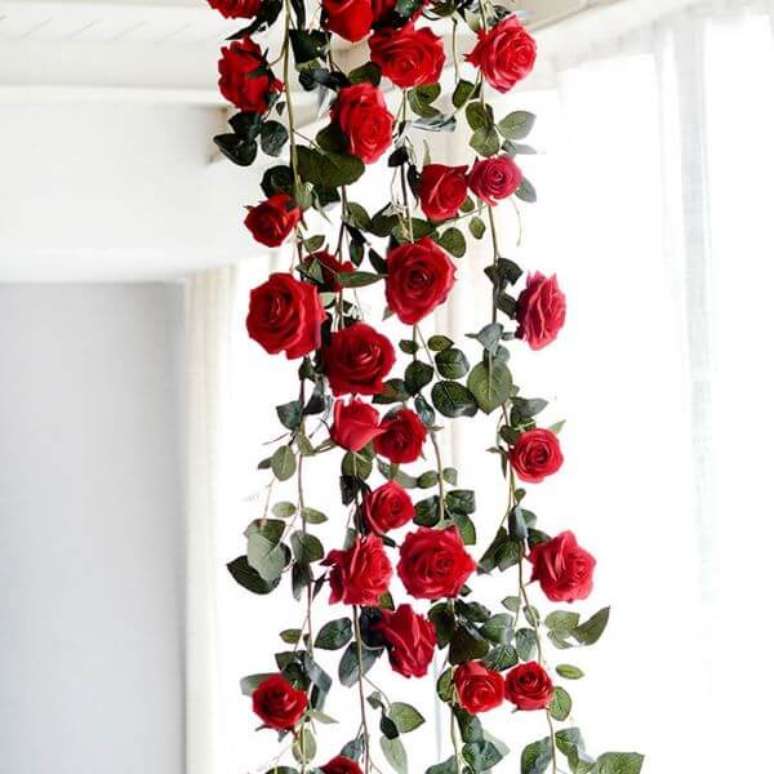16. A rosa vermelha simboliza paixão e amor – Via: Pinterest