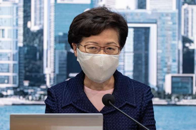 Carrie Lam anuncia adiamento de eleições em Hong Kong