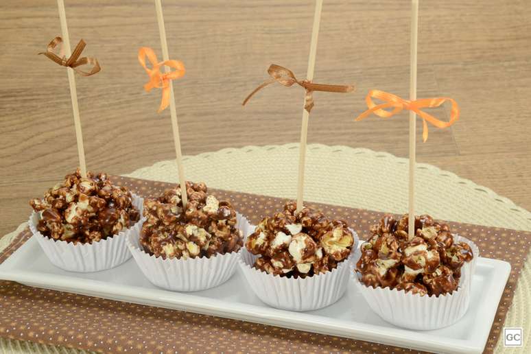 Guia da Cozinha - Doces no palito: 9 inspira&ccedil;&otilde;es diferentes para fazer