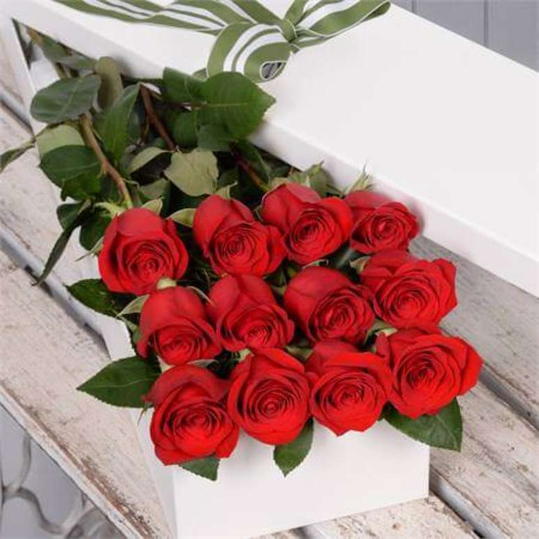38. Presenteie alguém especial com as rosas vermelhas – Via: Pinterest